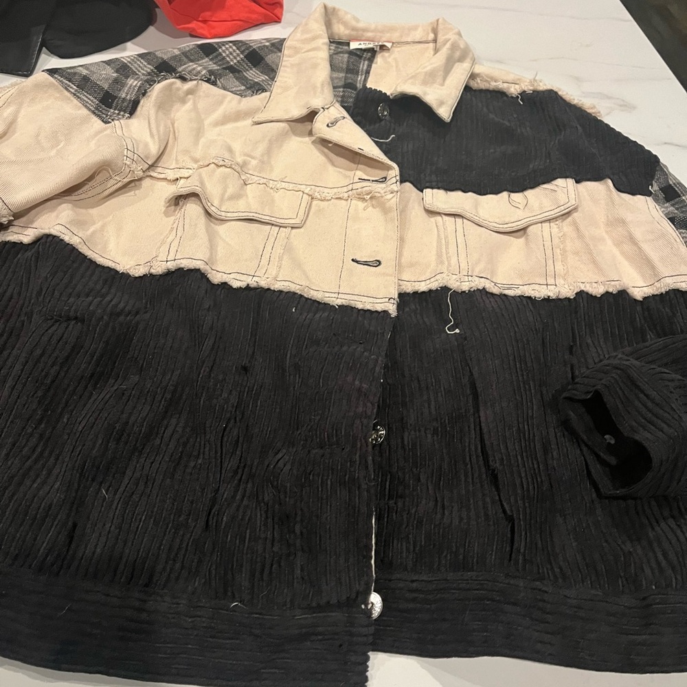 Shacket - Picture 3 of 5